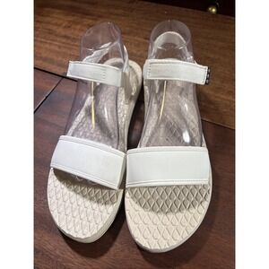 Volcom NWOB Women's Sz 11 White Trail Sandals.